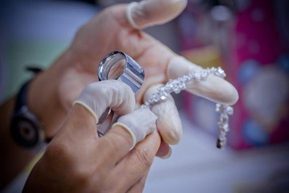 Cash Diamonds Buyer LA by null