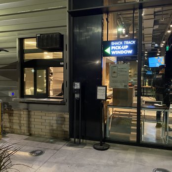 Shake Shack Pasadena - Pick-up window on the side. - Burgers Near Me - Pasadena, California