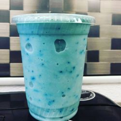 Ada's Natural Market - Cocowhip Shake 100% vegan .. with Blue Majik spirulina
