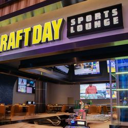Draft Day Sports Lounge
