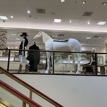 Neiman Marcus - Shoe Stores Near Me - Dallas, Texas