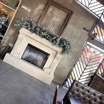The Market at Roth - Patio Area, lovely decor! - Coffee & Tea Near Me - Turlock, California