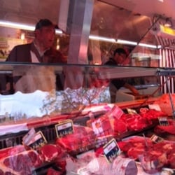 Aux Plaisirs Gourmands - Il est beau F.Pineaud !