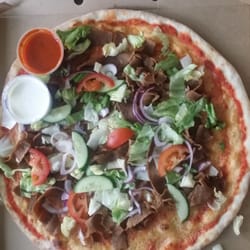 Tomatis Pizza - Bästa pizzan Hasses special inklusive sina två såser. Stark röd och vitlökssås