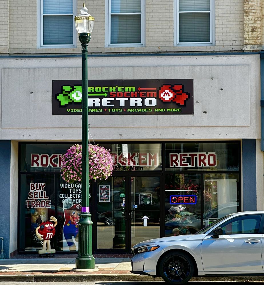 Social spots from Rock'em Sock'em Retro