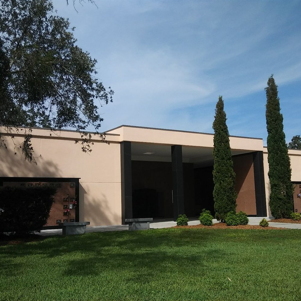 Turner Funeral Homes Spring Hill Chapel - Mausoleum - Funeral Services & Cemeteries Near Me - Spring Hill, Florida