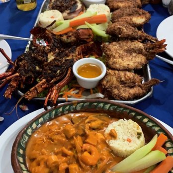 Santos Mariscos Seefood - Seafood platter and spicy marisco - Seafood Near Me - Puerto Vallarta, JAL