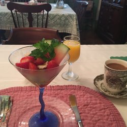 Noon Collins Inn