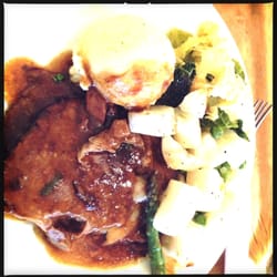 Kilkenny Shop - Roast beef with veg, mash and gravy