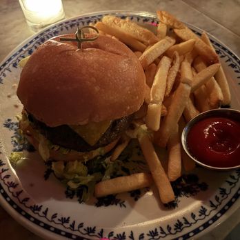 White Oak Tavern - Cheese Prime Beef Burger - New American Near Me - New York, New York