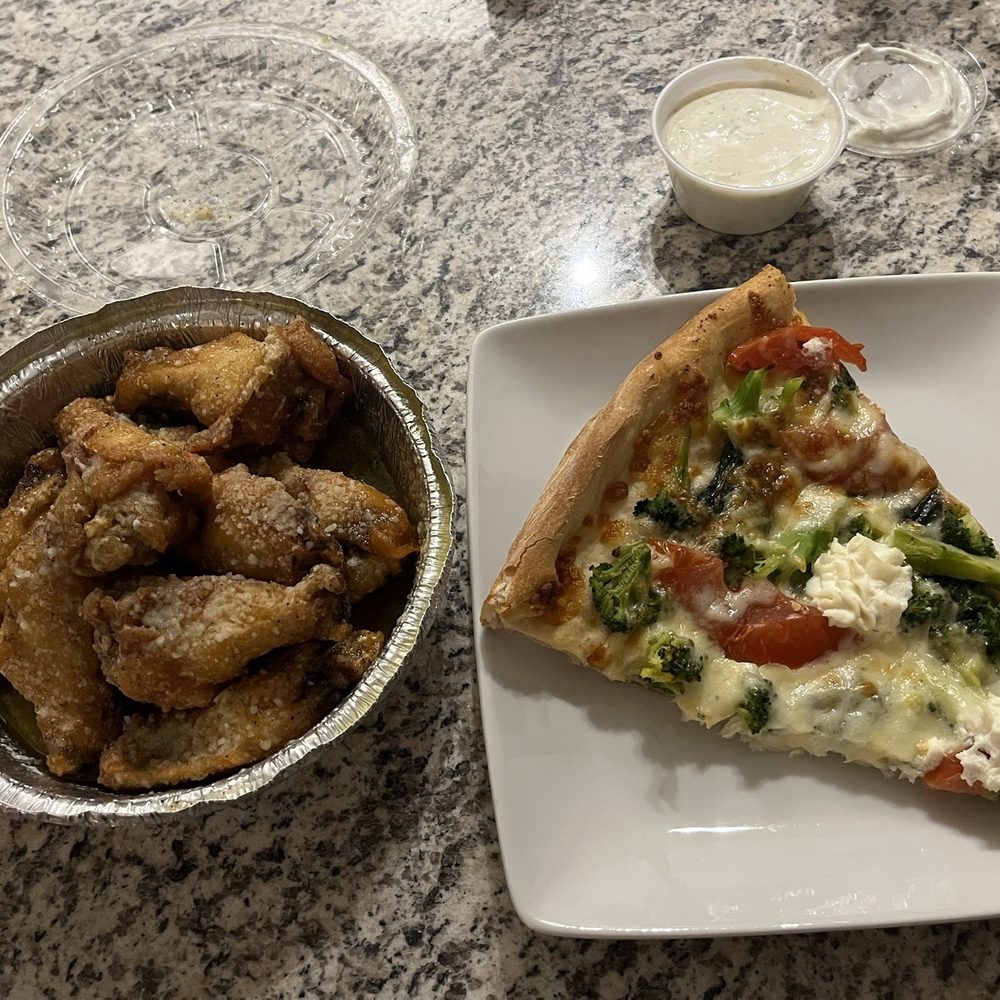 16" Veggie Delight, 10 Piece Chicken Wing