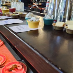 Kommunales Kino - Das Frühstück wird hygienisch auf kleinen Portionstellern präsentiert.