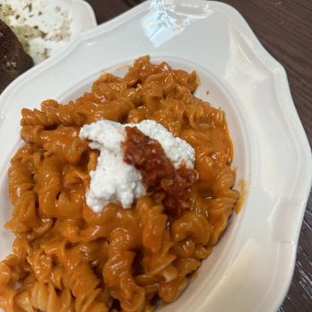 Donna's - fusilli a la vodka - Italian Near Me - Los Angeles, California