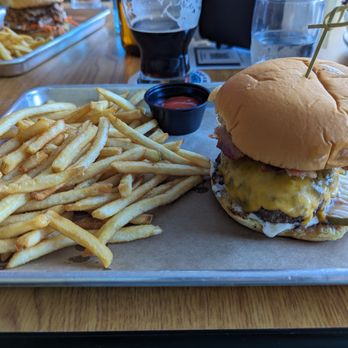 Grnd Sqrl - the sqrl burger - Gastropubs Near Me - Twentynine Palms, California