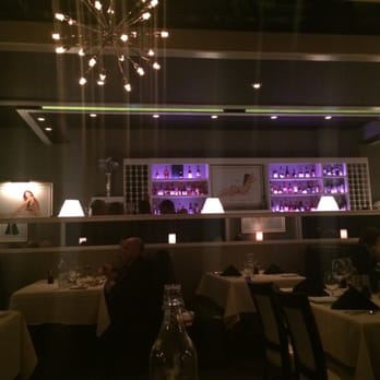 Table 13 - The bar - American Near Me - Addison, Texas