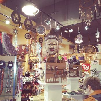 Marché Bonsecours - Art Galleries Near Me - Montreal, Quebec Marché Bonsecours - Art Galleries Near Me - Montreal, Quebec