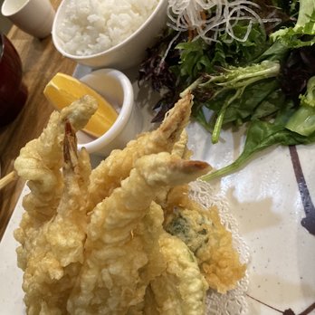 Shiso Sushi Bar - Shrimp & Veggie tempura - Sushi Bars Near Me - Los Angeles, California Shiso Sushi Bar - Shrimp & Veggie tempura - Sushi Bars Near Me - Los Angeles, California