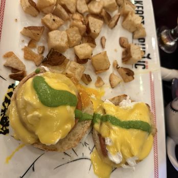 Breakfast Republic - Traditional Benedict - Breakfast & Brunch Near Me - San Diego, California