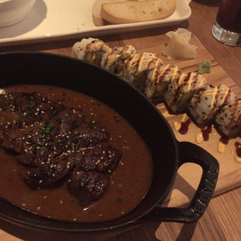 Earls Kitchen + Bar - Steak and Sushi....AMAZING. Perfection - New American Near Me - Orlando, Florida Earls Kitchen + Bar - Steak and Sushi....AMAZING. Perfection - New American Near Me - Orlando, Florida