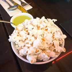 Casa Melania - Popcorn
