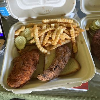 Dave's Hot Chicken - Dave's #1 2 Tenders w/ Fries One no spice and lite mild - Chicken Shop Near Me - San Leandro, California