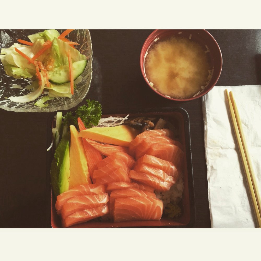 Sushi House - Lunch Salmon chirachi ; salmon on a bed of rice comes with a salad, miso soup and crunch soup - Japanese Near Me - Brampton, Ontario Sushi House - Lunch Salmon chirachi ; salmon on a bed of rice comes with a salad, miso soup and crunch soup - Japanese Near Me - Brampton, Ontario