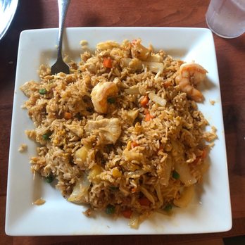 Bangkok Thai Restaurant - Pineapple Fried Rice Dinner with chicken and shrimp - Chinese Near Me - Stow, Ohio Bangkok Thai Restaurant - Pineapple Fried Rice Dinner with chicken and shrimp - Chinese Near Me - Stow, Ohio
