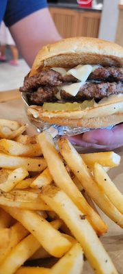 Barley and Burger Smashed by null