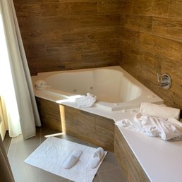 Spa tub Spa tub