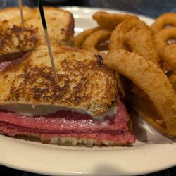 Magnolia Diner - Reuben with onion rings