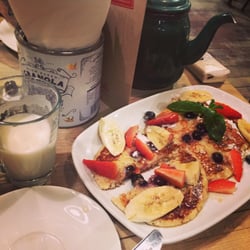 Bill's Restaurant - Pancakes with hot milk