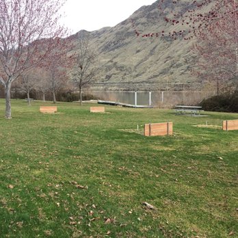 Chelan Falls Park - Horseshoe pits - Parks Near Me - Chelan Falls, Washington