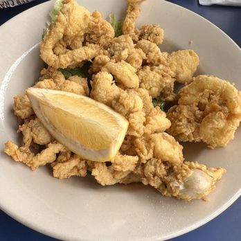 Boston Sail Loft - Fried clams. Yum! - Bars Near Me - Boston, Massachusetts
