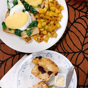 Flo's Diner - two plates of food on a table - American Near Me - Pittsfield, Massachusetts