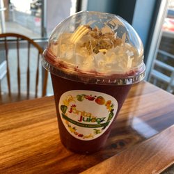 Jon'ta' Juicez - Berry blast smoothie with sea moss