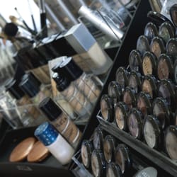 Fini  A Beauty Boutique - Cosmetics