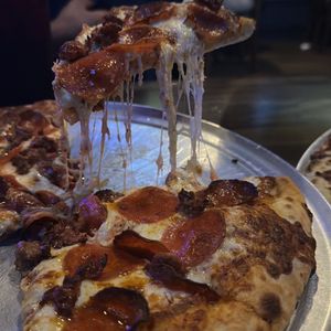 PAULIE’S PIZZA PUB - 244 Photos & 350 Reviews - 247 N 2nd Ave, Upland ...