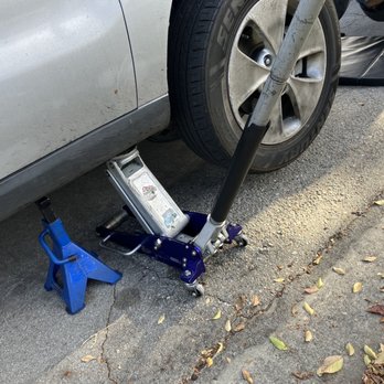 Max Mobile Mechanic - Max's jack & Max replacing the CV axel - Auto Repair Near Me Max Mobile Mechanic - Max's jack & Max replacing the CV axel - Auto Repair Near Me