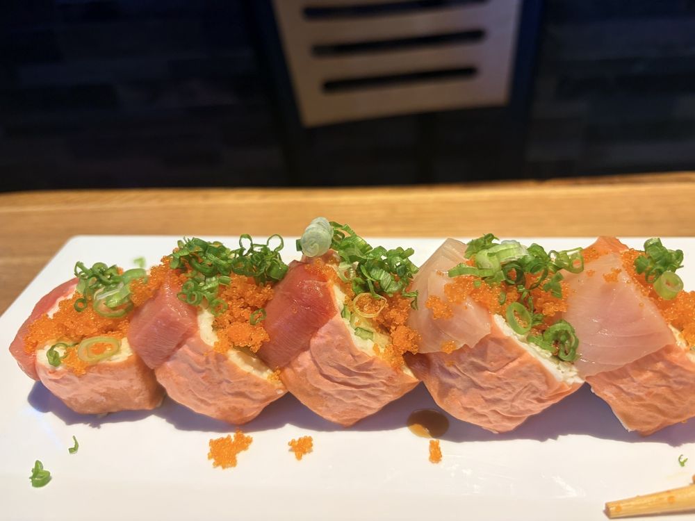 Sully's Erumi Sushi Logo