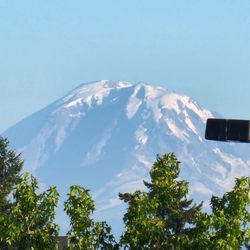 Ivar's Seafood Bar - Nice view of Mt Rainier from the parking lot (8/11/23)