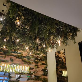 Fiorentini - Love, love love the decor in this beautiful restaurant - Italian Near Me - Rutherford, New Jersey