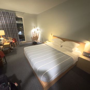 East Austin Hotel - Comfy bed with lots of soft pillows. Very cool decor. - Hotels Near Me - Austin, Texas East Austin Hotel - Comfy bed with lots of soft pillows. Very cool decor. - Hotels Near Me - Austin, Texas
