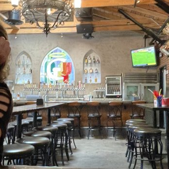 Congregation Brewery & Cocina - Empty at 4pm - filled up while we ate - Pubs Near Me - Pasadena, California