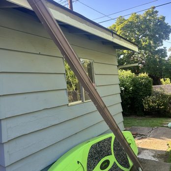Bayliss Exterior Maintenance - Broken gutter, it just fell off. - Solar Panel Cleaning Near Me Bayliss Exterior Maintenance - Broken gutter, it just fell off. - Solar Panel Cleaning Near Me