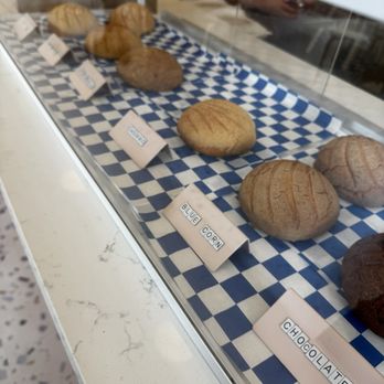 Florecita Panadería - Conchas - Bakeries Near Me - San Francisco, California Florecita Panadería - Conchas - Bakeries Near Me - San Francisco, California
