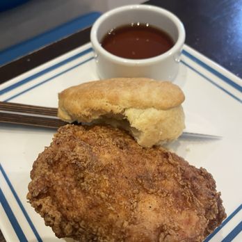 Biscuit Belly - Nulu - Biscuit with chicken and syrup - Breakfast & Brunch Near Me - Louisville, Kentucky Biscuit Belly - Nulu - Biscuit with chicken and syrup - Breakfast & Brunch Near Me - Louisville, Kentucky