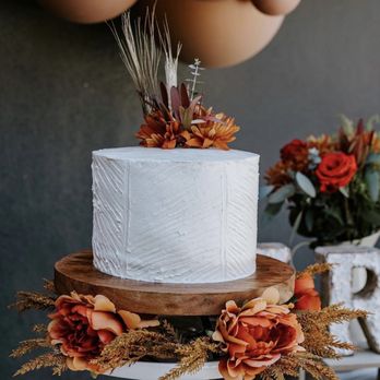 Amity Decor - Bridal shower cake table decor - Balloon Services Near Me Amity Decor - Bridal shower cake table decor - Balloon Services Near Me