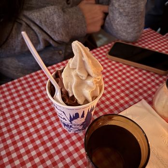 Mo's General Pizza & Provisions - Fresh Ice Cream - Pizza Near Me - Brooklyn, New York Mo's General Pizza & Provisions - Fresh Ice Cream - Pizza Near Me - Brooklyn, New York