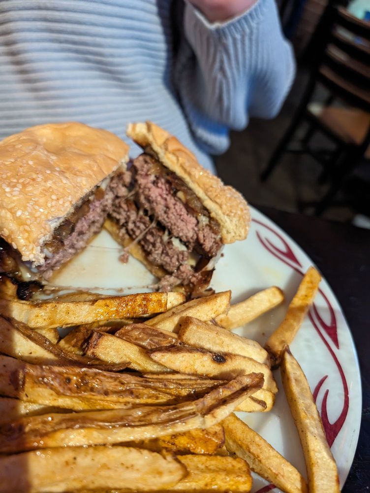 EAGLE GRILLE & TAVERN Updated September 2024 30 Photos & 39 Reviews