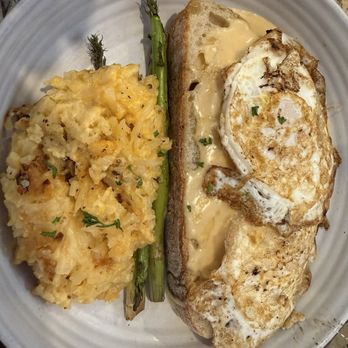 Wishmaker House Bed and Breakfast - Smoked Gouda & Avocado Toast - Bed & Breakfast Near Me - Bellville, Ohio